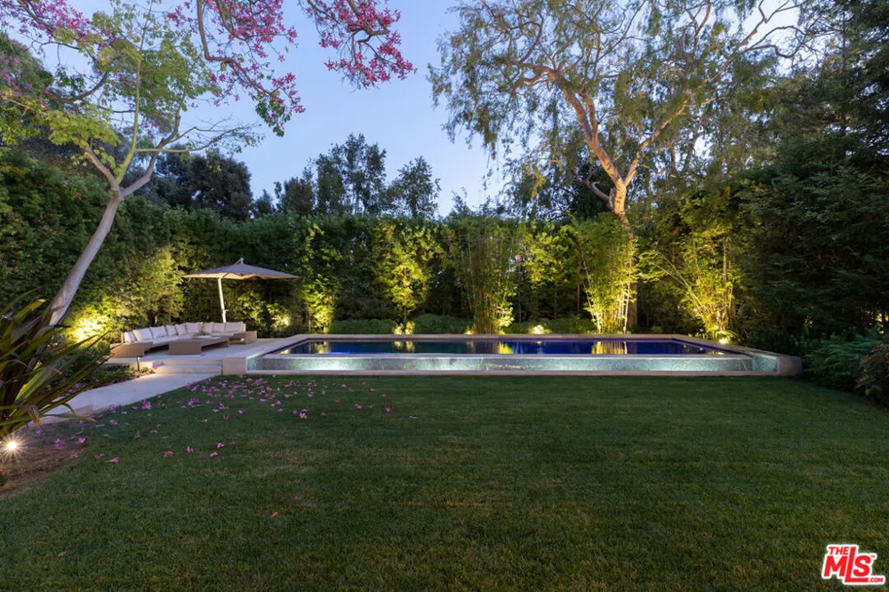 814 Toulon Drive Pacific Palisades, CA 90272