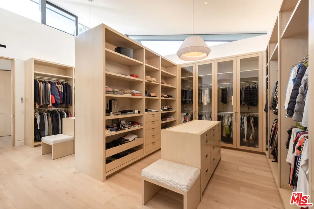814 Toulon Drive Pacific Palisades, CA 90272