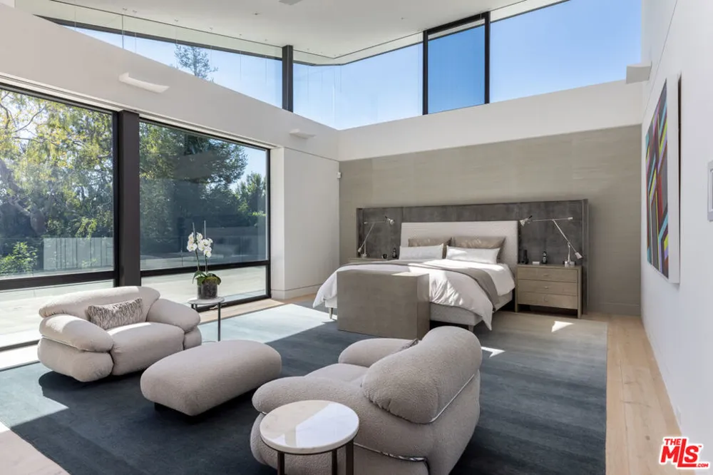 814 Toulon Drive Pacific Palisades, CA 90272