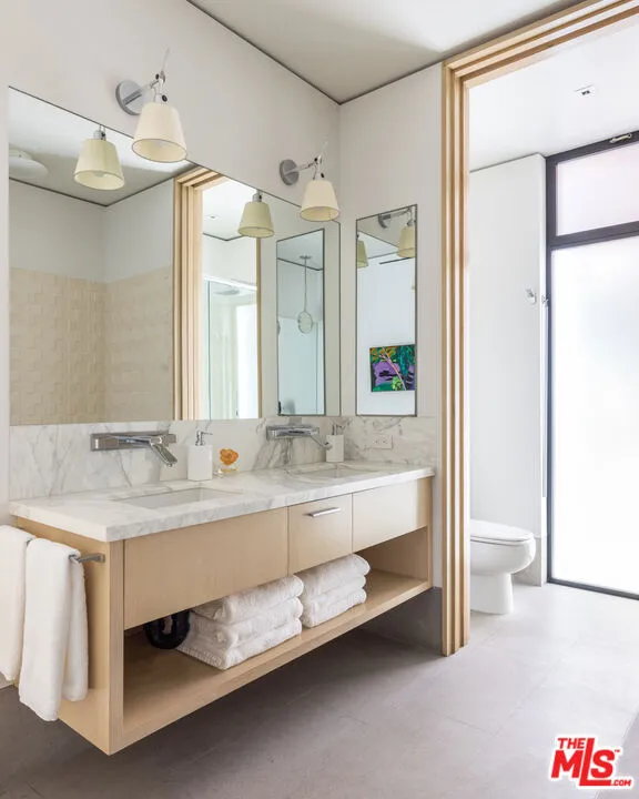 814 Toulon Drive Pacific Palisades, CA 90272