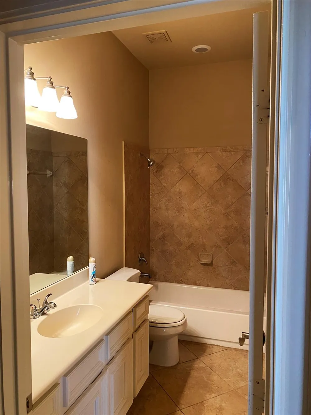 13804 Lakewater Drive Pearland, TX 77584
