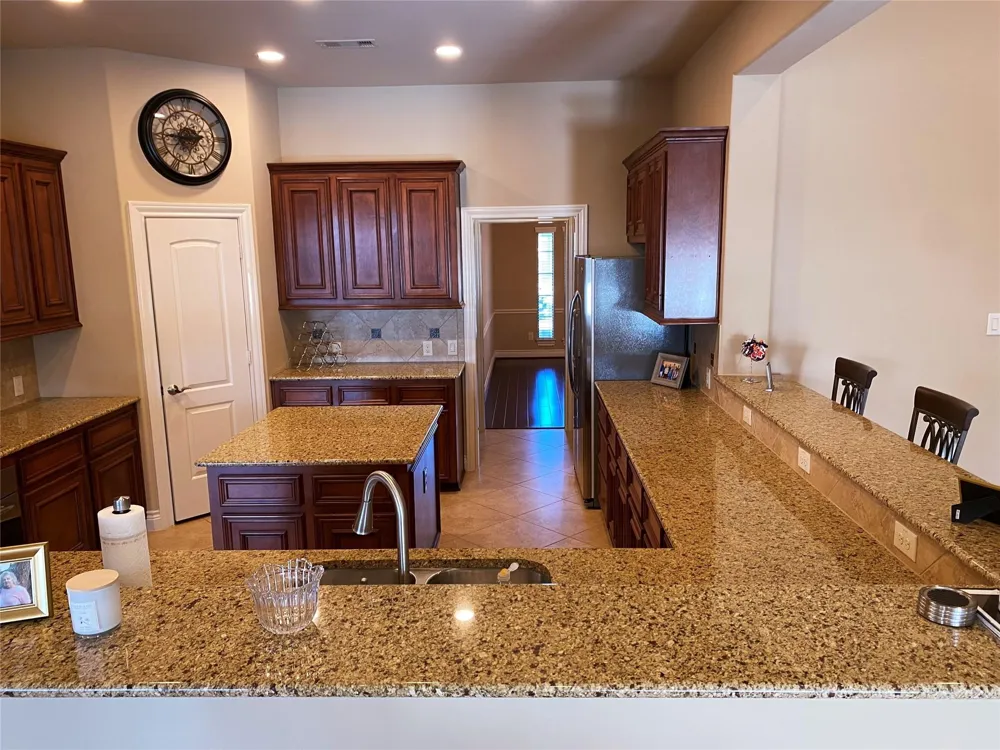 13804 Lakewater Drive Pearland, TX 77584