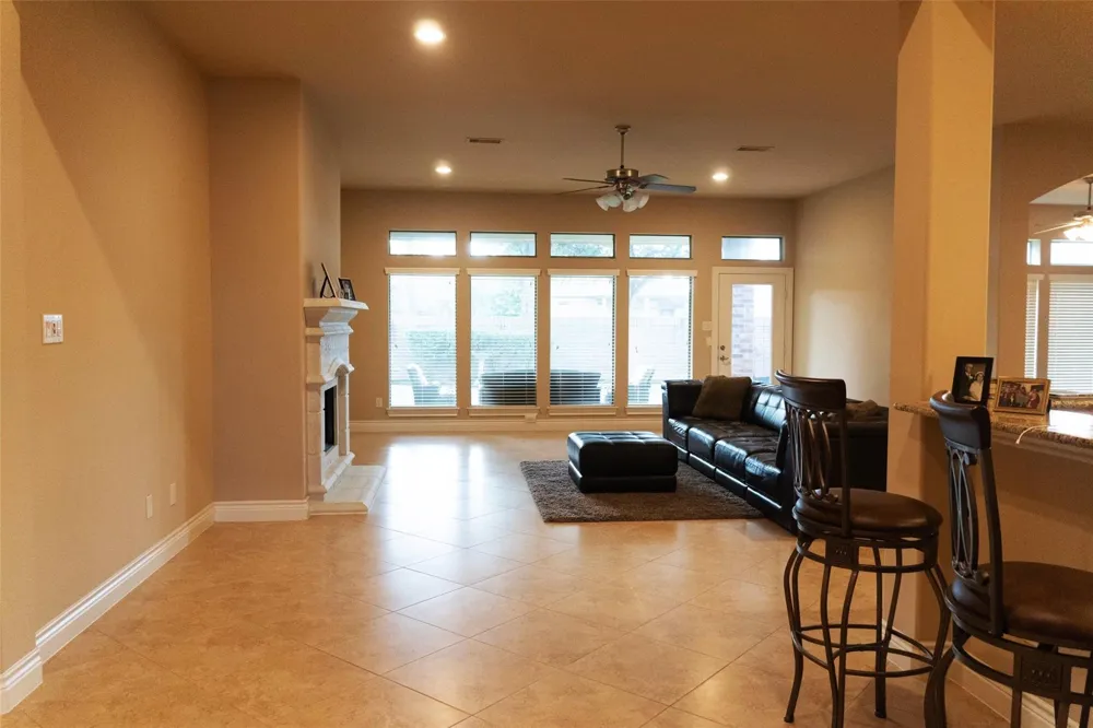 13804 Lakewater Drive Pearland, TX 77584