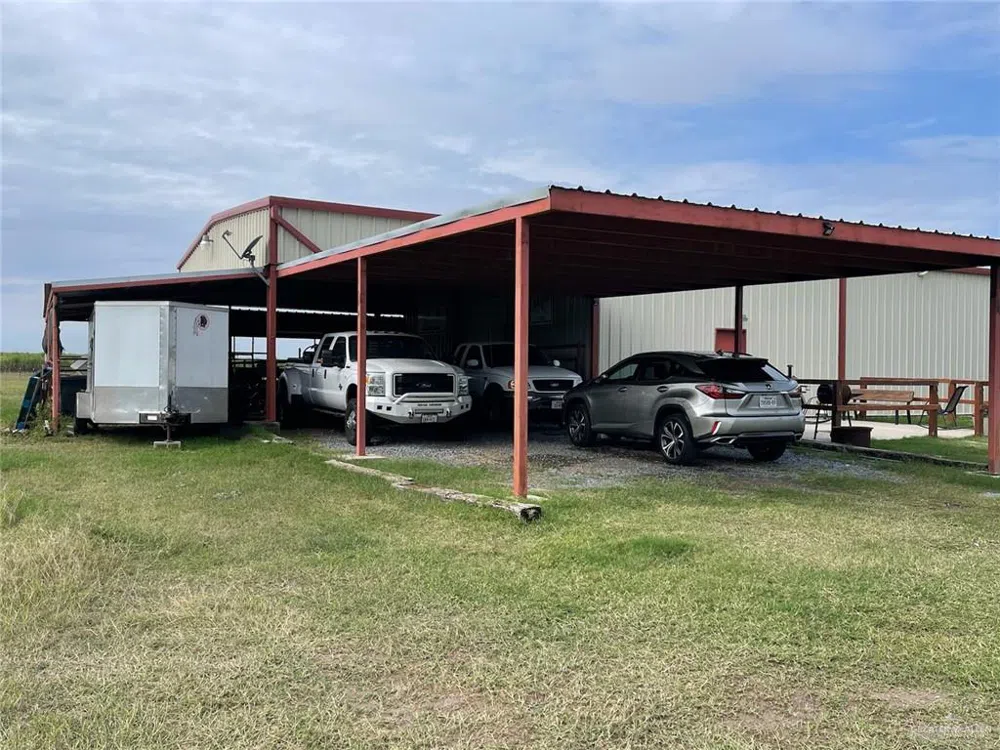 561 Lion Lake Drive Progreso Lakes, TX 78596