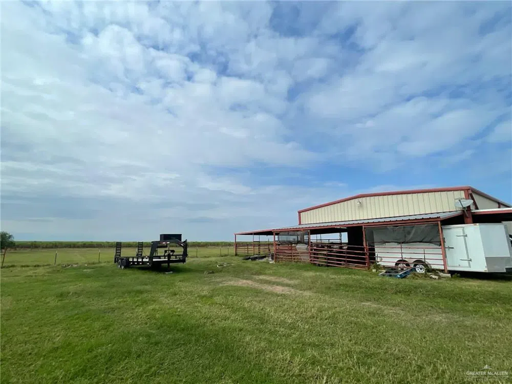 561 Lion Lake Drive Progreso Lakes, TX 78596