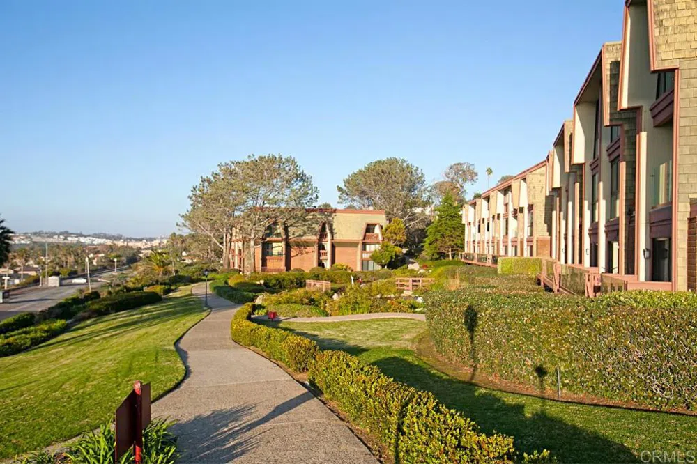 1552 CAMINO DEL MAR #402 Del Mar, CA 92014