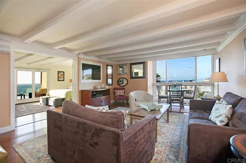 1552 CAMINO DEL MAR #402