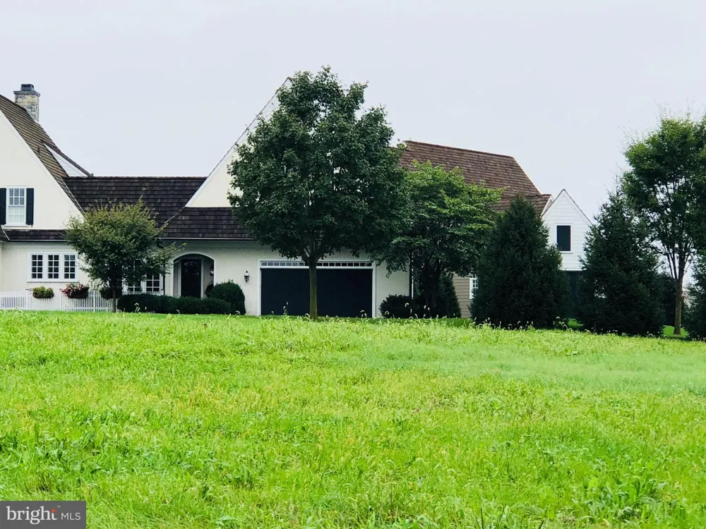 BENT CREEK DRIVE Lititz, PA 17543