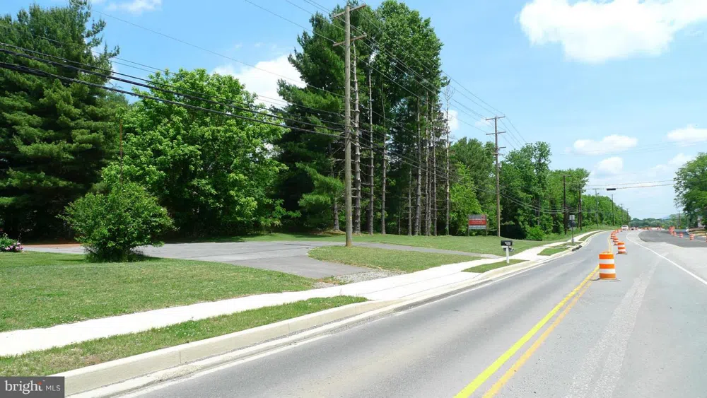 11302 ROBINWOOD DRIVE Hagerstown, MD 21742