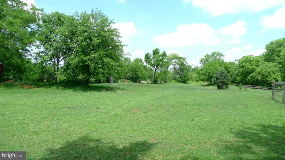 11302 ROBINWOOD DRIVE Hagerstown, MD 21742
