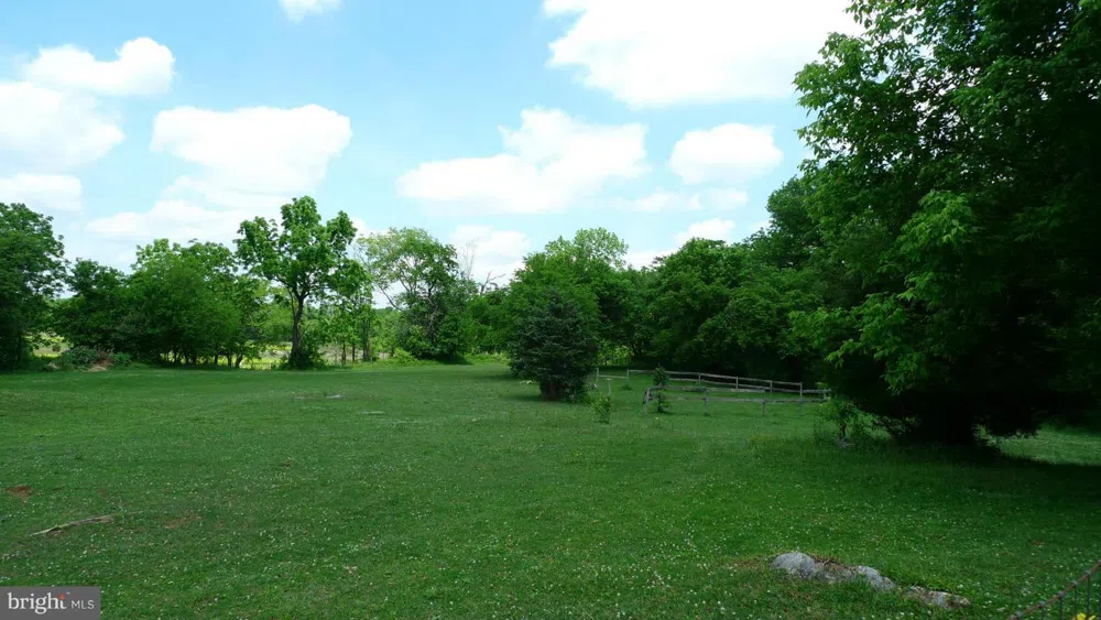 11302 ROBINWOOD DRIVE Hagerstown, MD 21742
