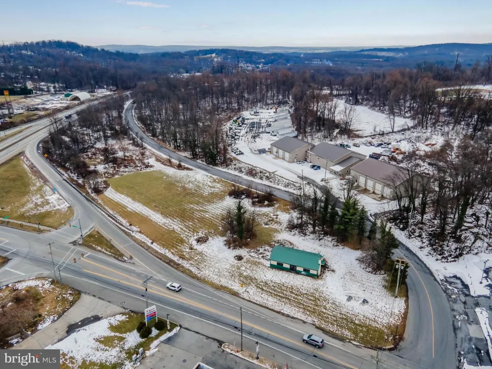 LEWISBERRY ROAD Etters, PA 17319