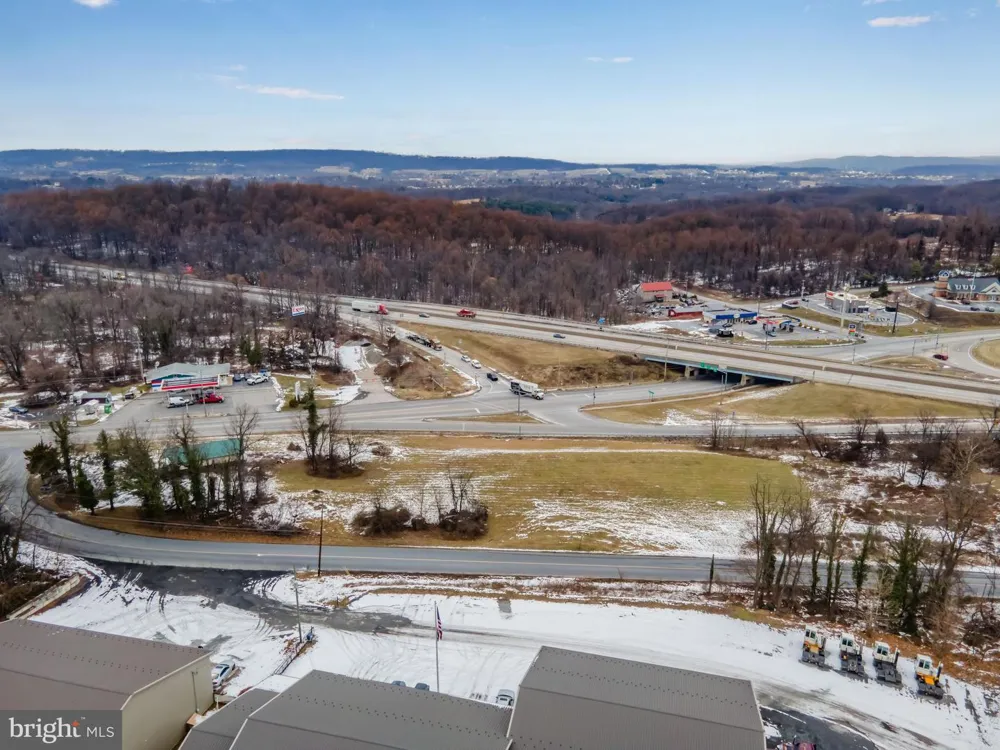 LEWISBERRY ROAD Etters, PA 17319