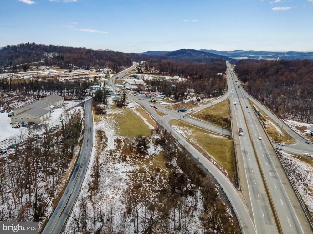 LEWISBERRY ROAD Etters, PA 17319