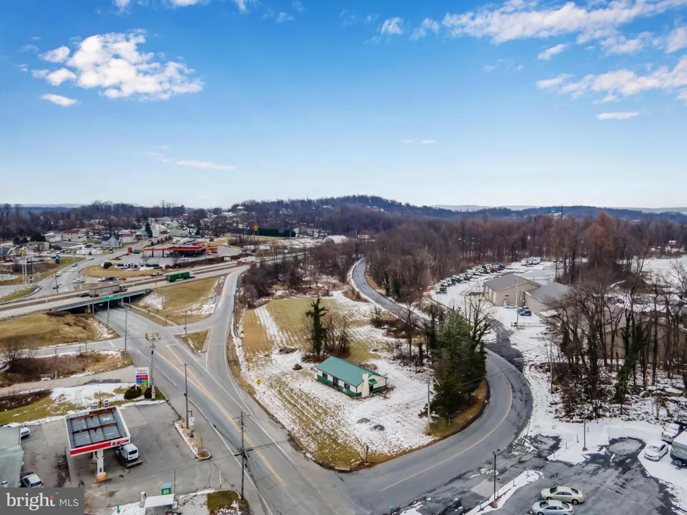 LEWISBERRY ROAD Etters, PA 17319