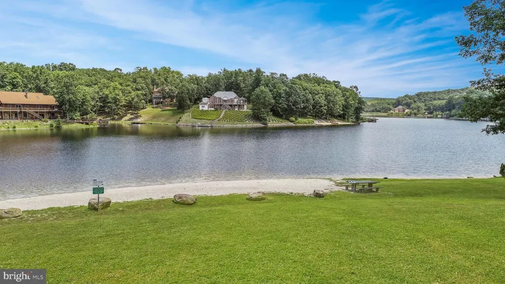 8 LAKEWOOD DRIVE Ridgeley, WV 26753