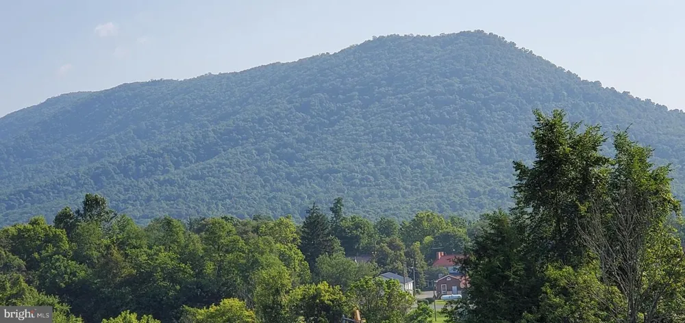 SUNRISE LANE Fort Loudon, PA 17224