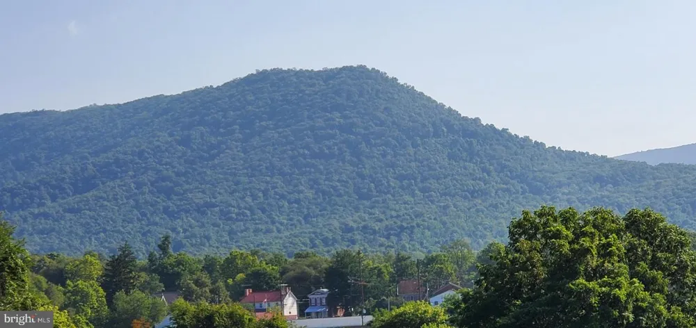 SUNRISE LANE Fort Loudon, PA 17224