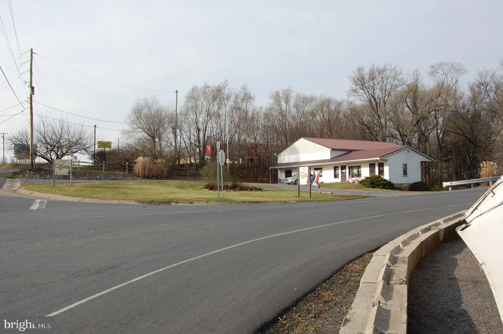 5784 OLD ROUTE 22 Shartlesville, PA 19554