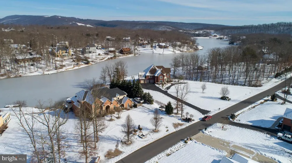 54 LAKEWOOD DRIVE Ridgeley, WV 26753