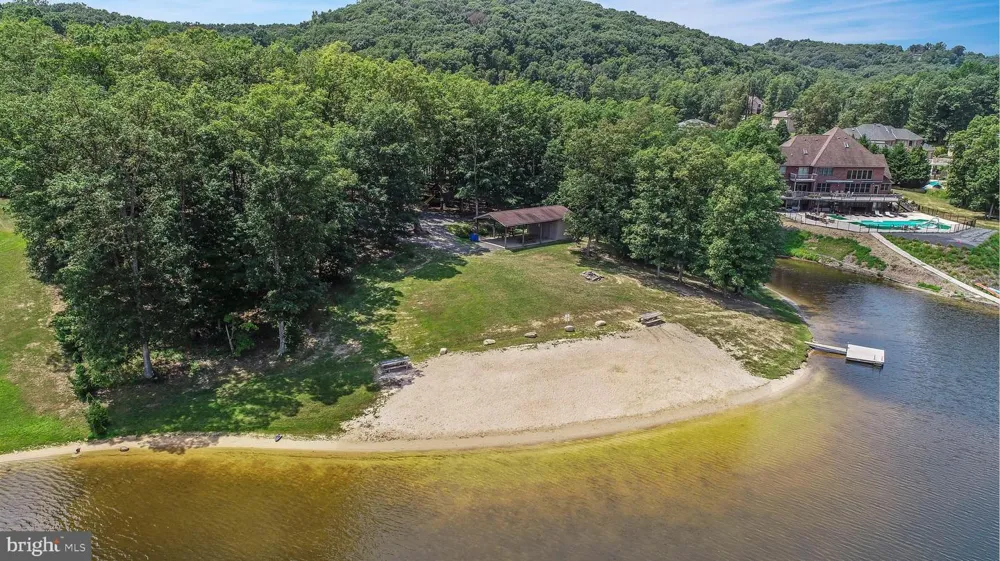35 LAKEWOOD DRIVE Ridgeley, WV 26753