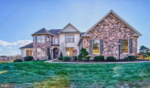 315 PENNINGTON DRIVE