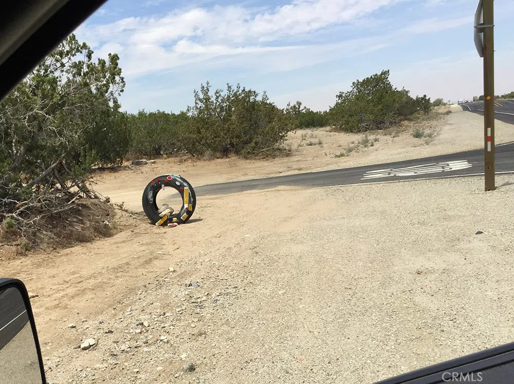 248 E , On Hwy. 138 Llano, CA 93544