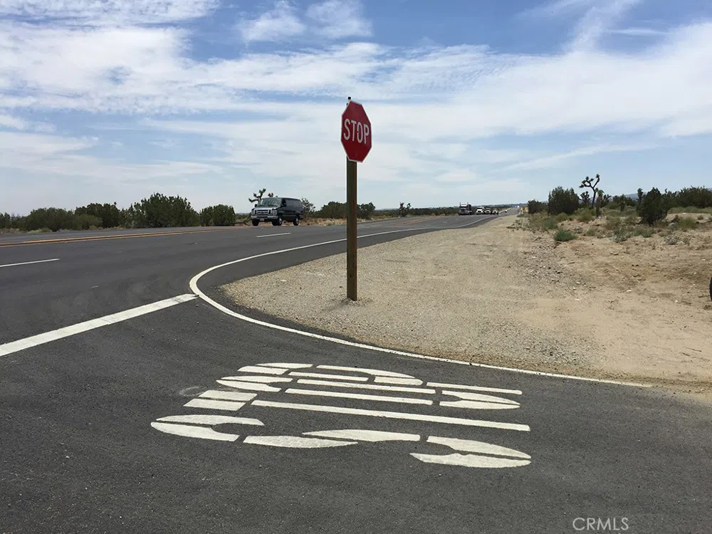 248 E , On Hwy. 138 Llano, CA 93544