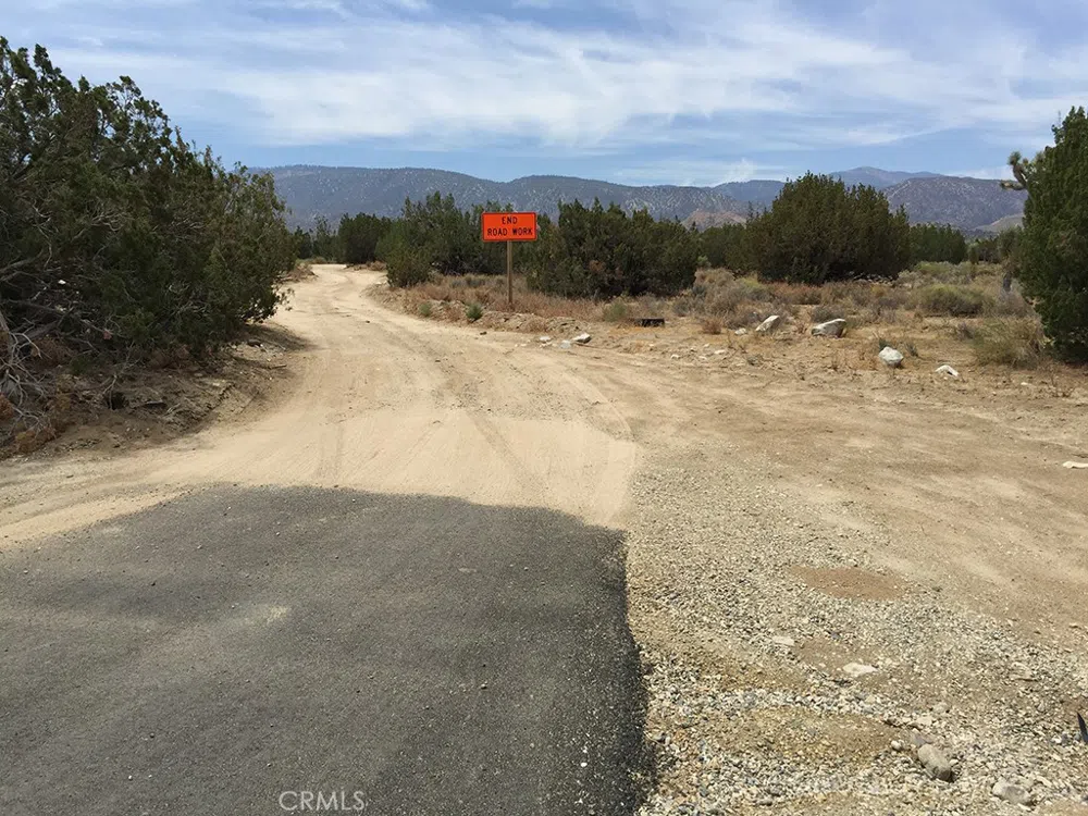 248 E , On Hwy. 138 Llano, CA 93544