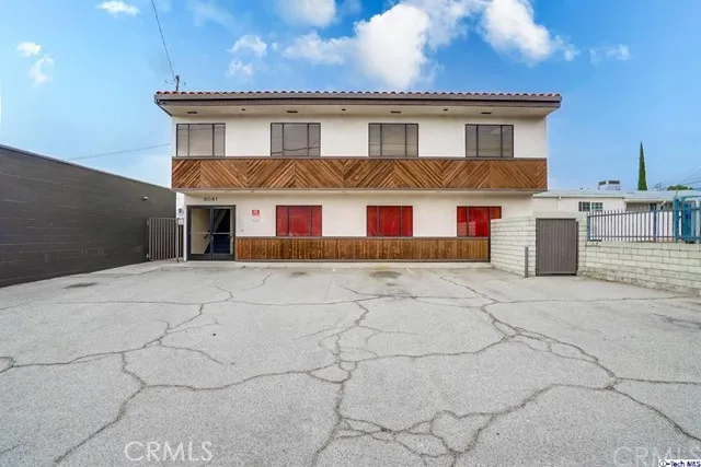 8041 FOOTHILL BOULEVARD Sunland, CA 91040