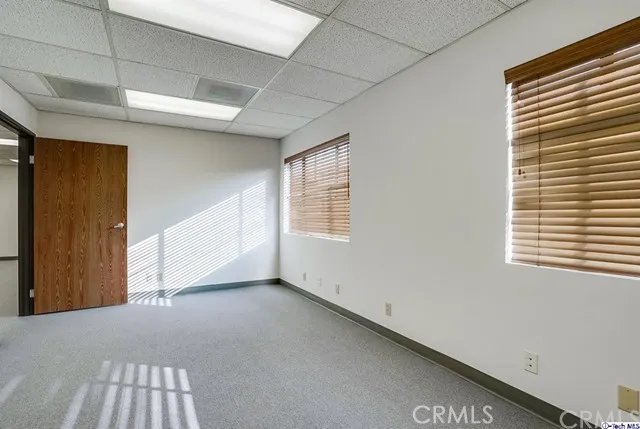 8041 FOOTHILL BOULEVARD Sunland, CA 91040