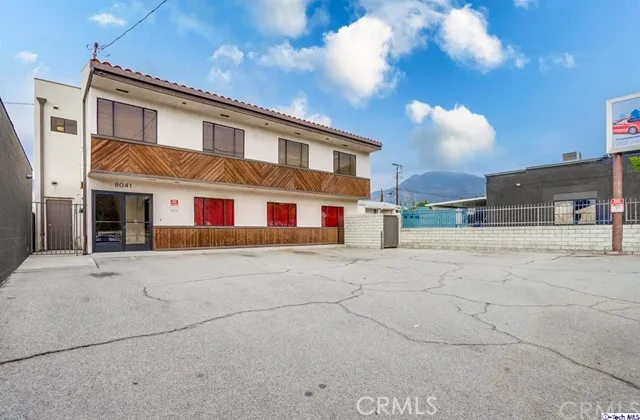 8041 FOOTHILL BOULEVARD Sunland, CA 91040