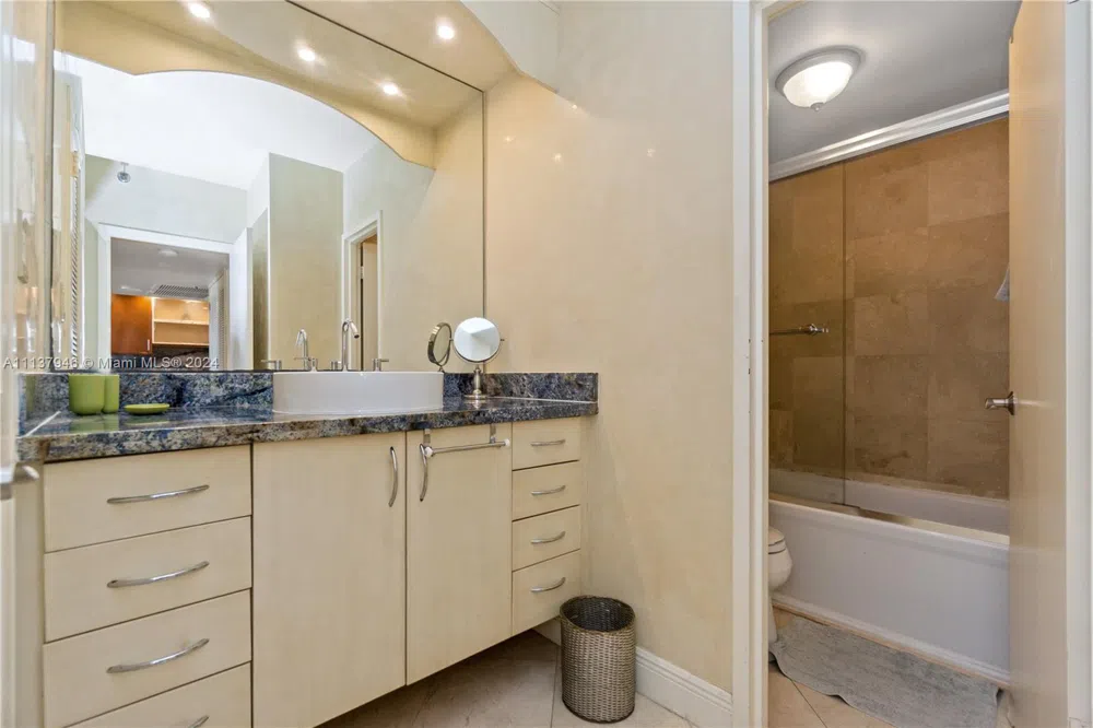 100 Lincoln Rd #1533 Miami Beach, FL 33139
