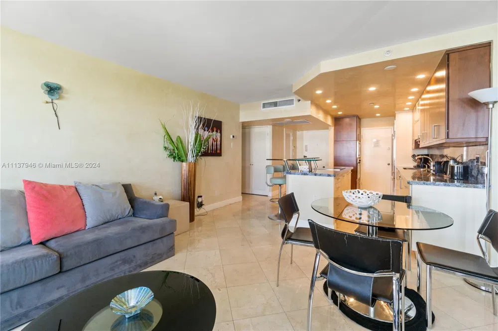 100 Lincoln Rd #1533 Miami Beach, FL 33139