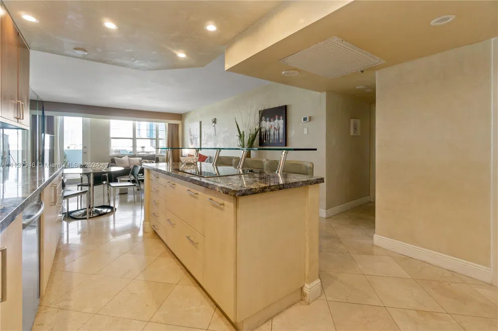 100 Lincoln Rd #1533 Miami Beach, FL 33139