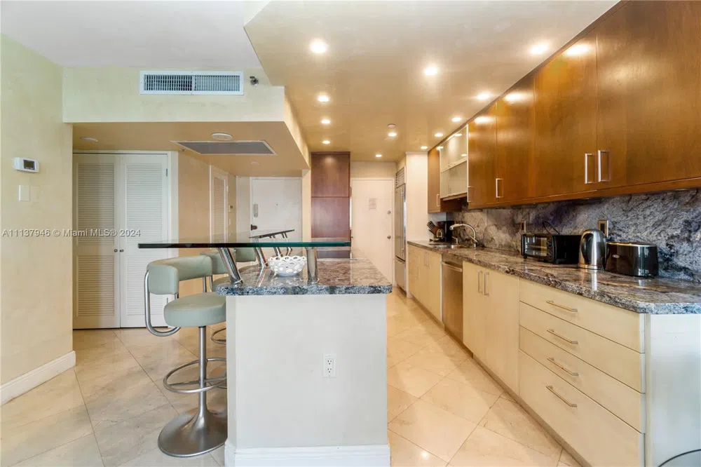 100 Lincoln Rd #1533 Miami Beach, FL 33139
