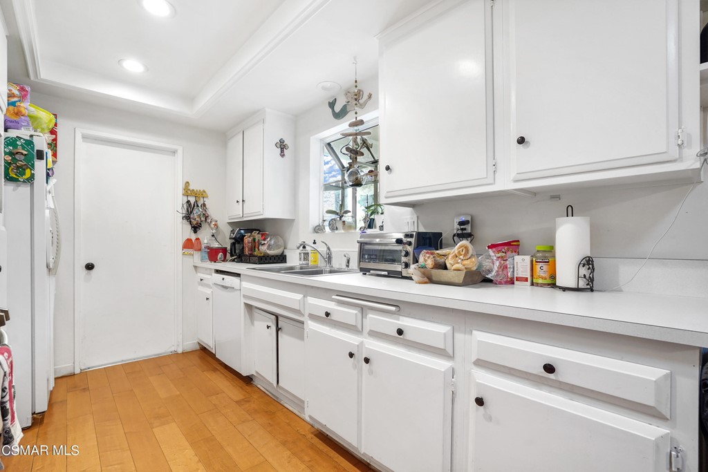 1075 Seybolt Avenue Camarillo, CA 93010