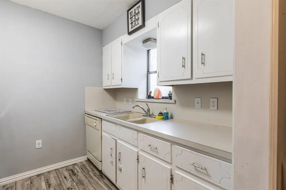 805 Fullerton Avenue Dawson, TX 76639