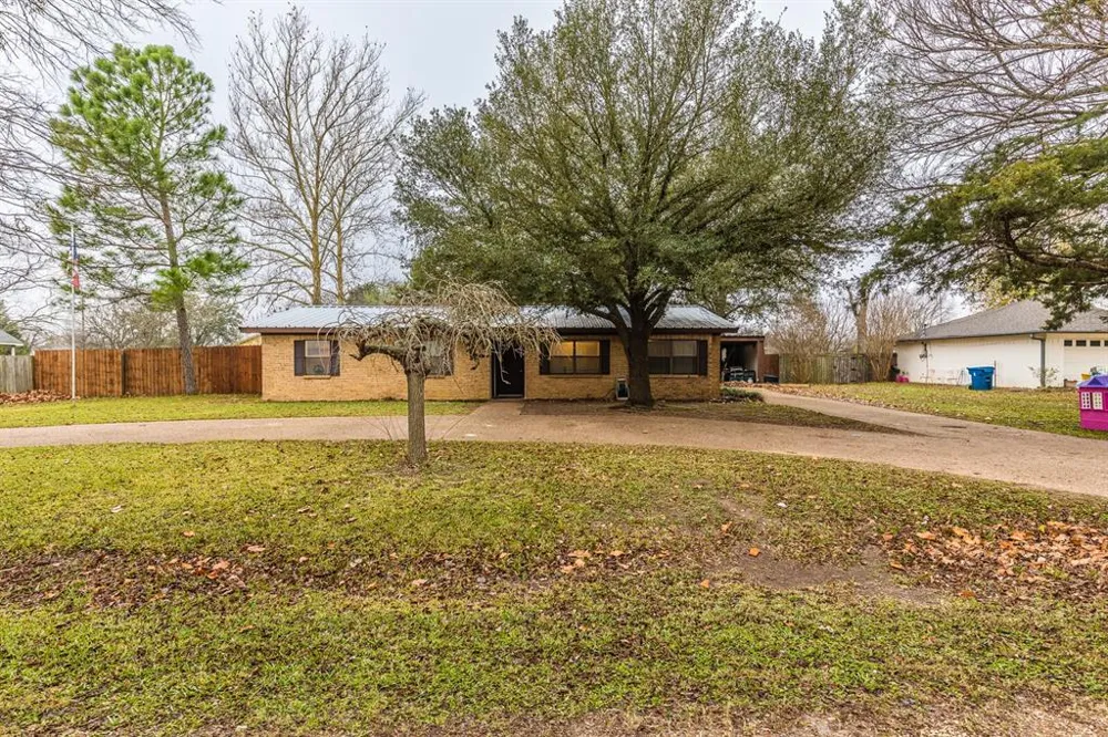 805 Fullerton Avenue Dawson, TX 76639
