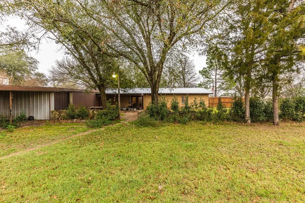 805 Fullerton Avenue Dawson, TX 76639