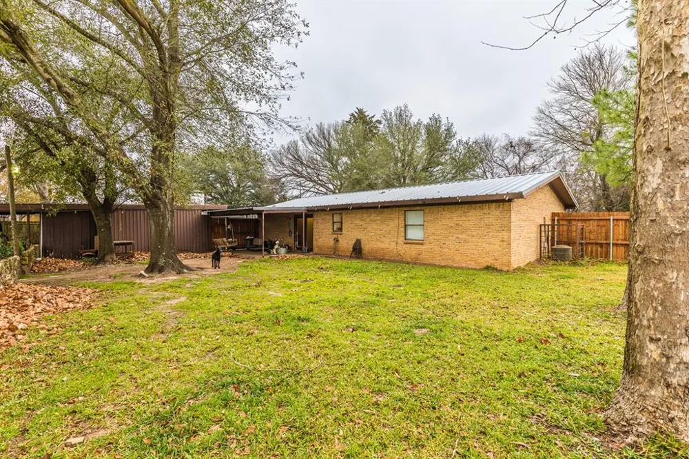 805 Fullerton Avenue Dawson, TX 76639