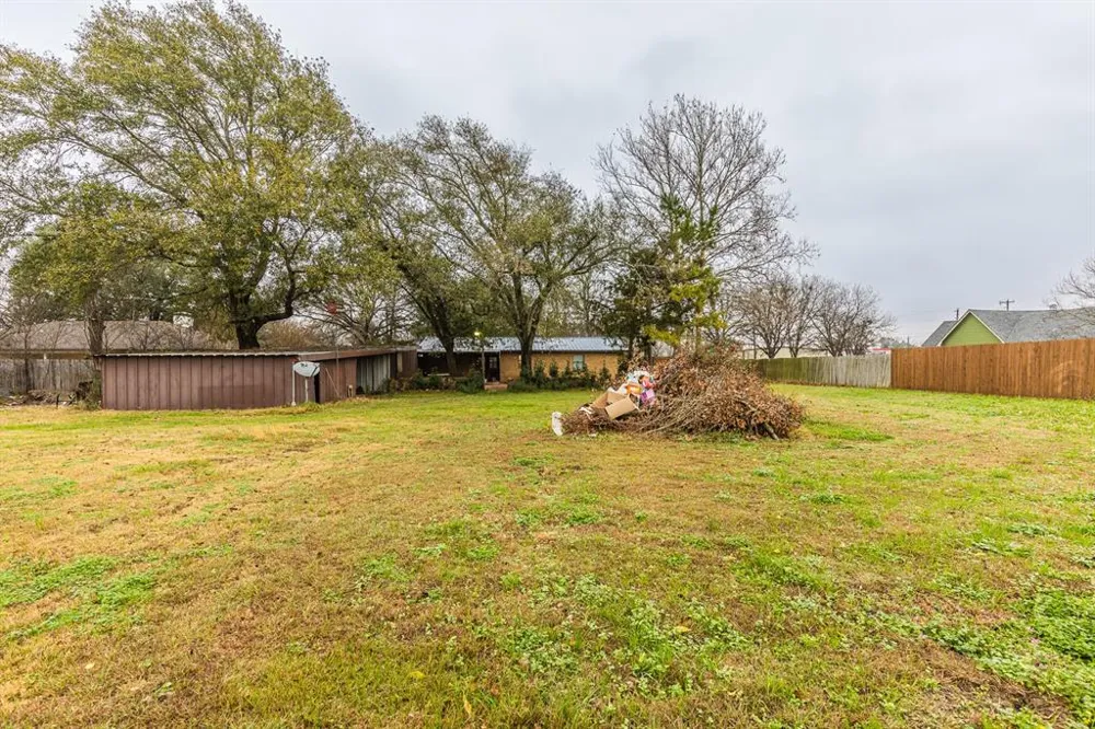 805 Fullerton Avenue Dawson, TX 76639