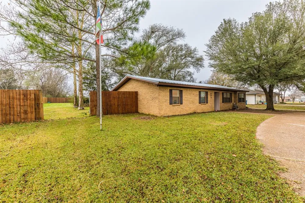 805 Fullerton Avenue Dawson, TX 76639