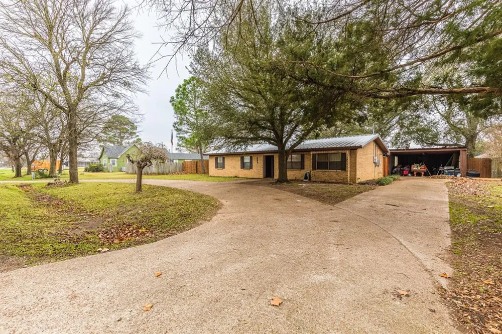 805 Fullerton Avenue Dawson, TX 76639