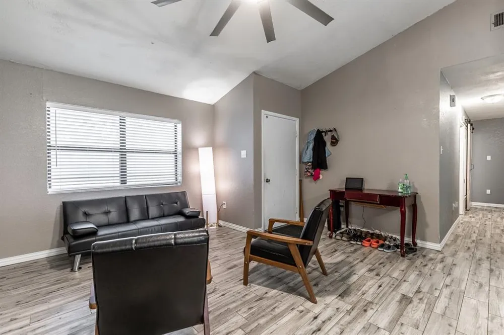 805 Fullerton Avenue Dawson, TX 76639