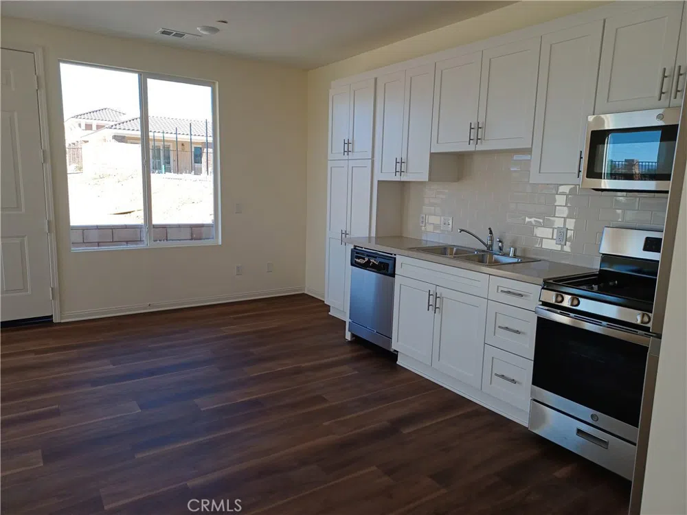 16850 Muscatel Hesperia, CA 92345