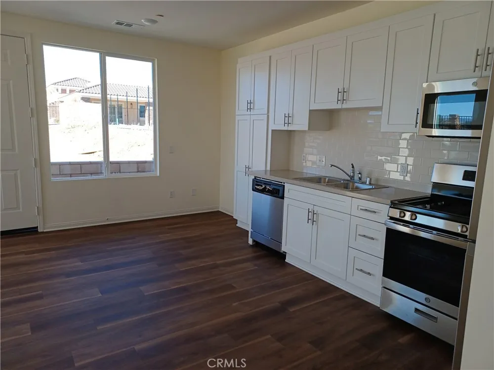 16850 Muscatel Hesperia, CA 92345