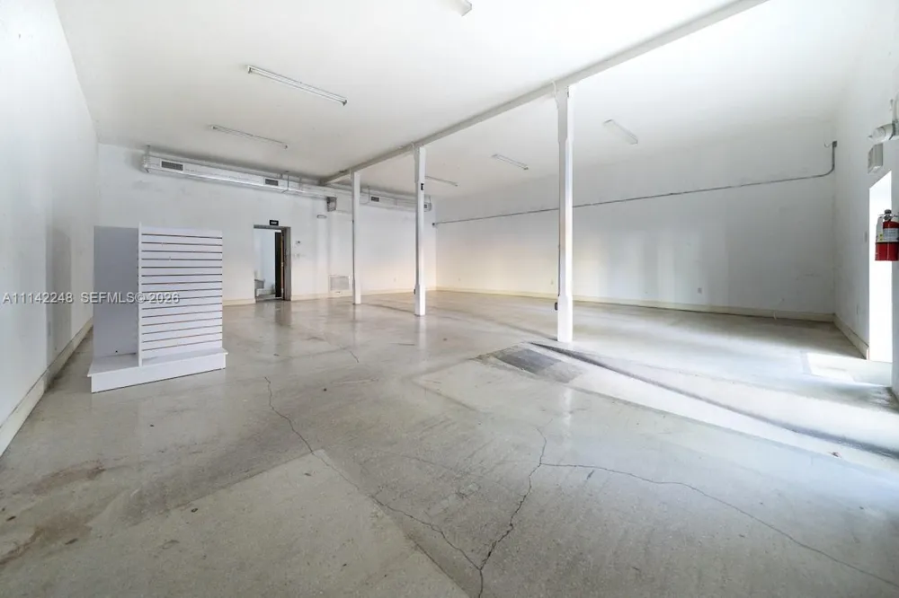 1525 NW 3rd Ave Miami, FL 33136
