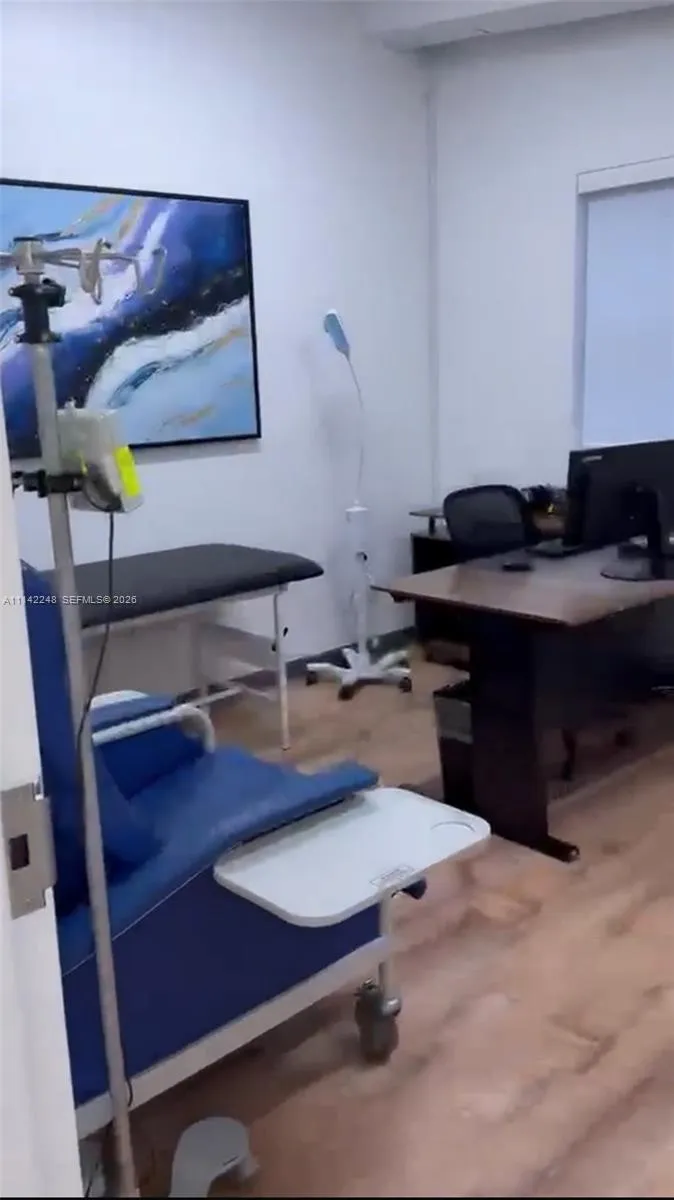 1525 NW 3rd Ave Miami, FL 33136