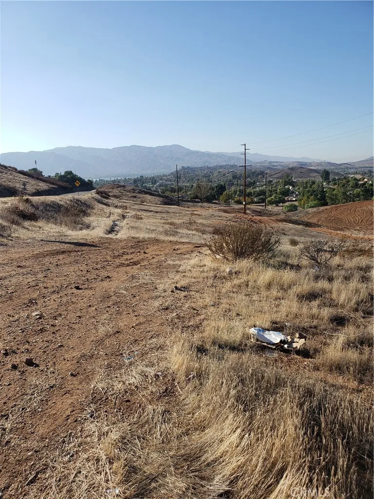 22 E Franklin St Lake Elsinore, CA 92530